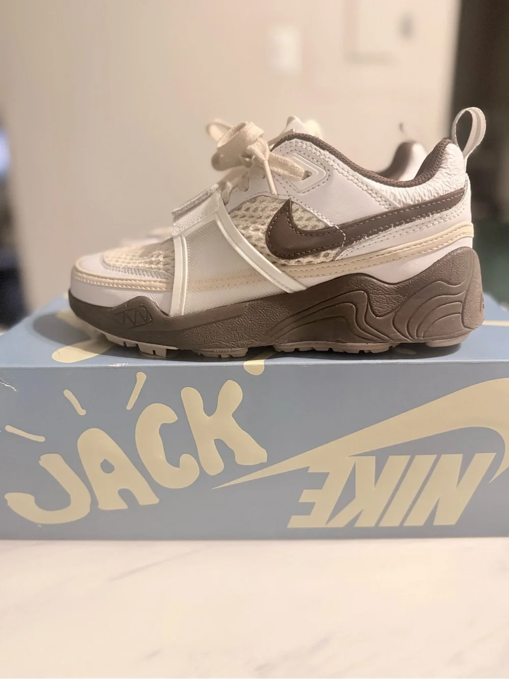 Nike Kids Cream and Brown Mesh Strap Sneakers